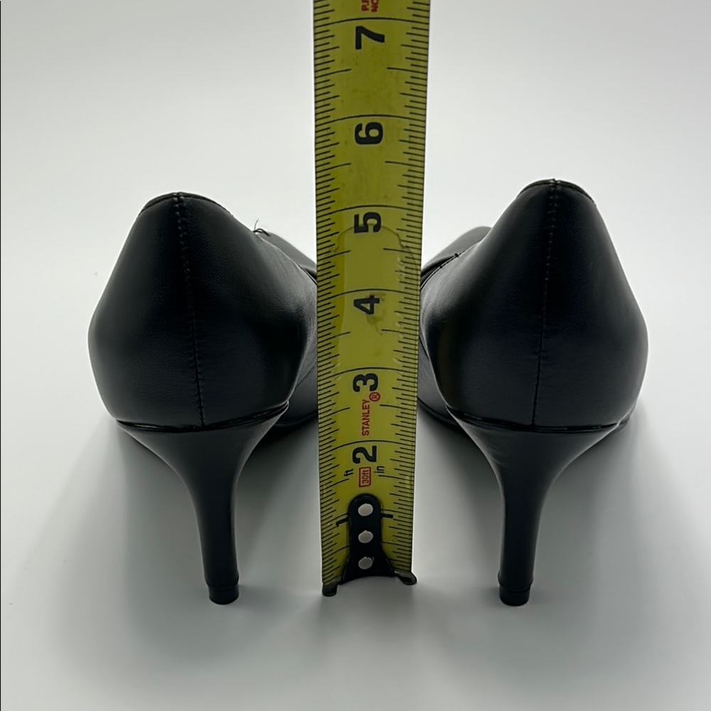Lifestride Sevyn Pump Pointy Toe Professional Classic 8w Black Faux Leather NWOT - Picture 5 of 15